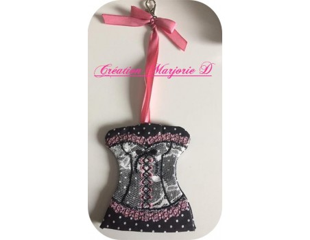 Motif de broderie machine bustier porte clé à ruban  ITH