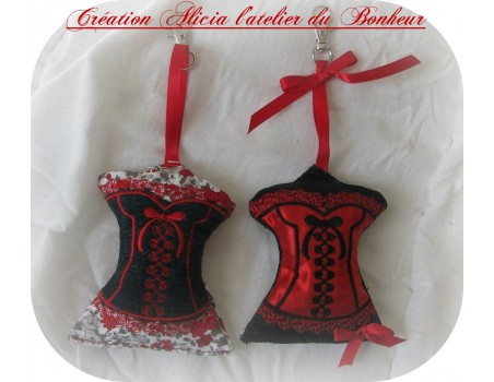 Motif de broderie machine bustier porte clé à ruban  ITH