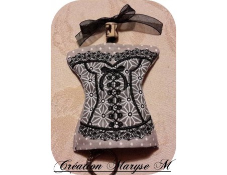 Motif de broderie machine bustier porte clé à ruban  ITH