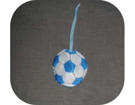 Motif de broderie machine ballon de foot  porte clé   ITH