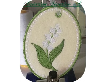 Motif de broderie machine muguet