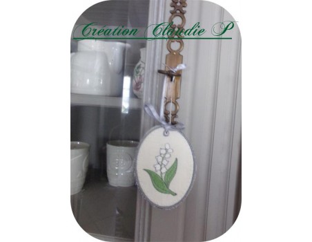 Motif de broderie machine muguet