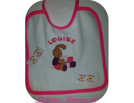 Motif de broderie machine lapin aux cubes