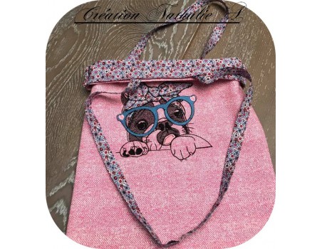 Motif de broderie machine bouledogue Français avec ses lunettes