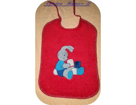 Motif de broderie machine lapin aux cubes