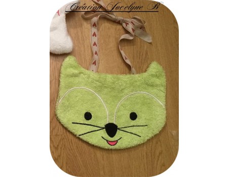 embroidery design Mouse bib