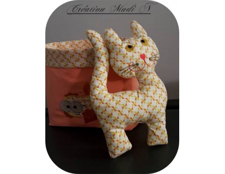 Motif de broderie machine doudou chat ITH