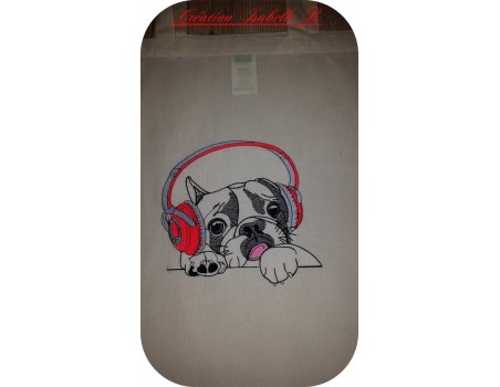 Motif de broderie machine bouledogue Français avec son casque