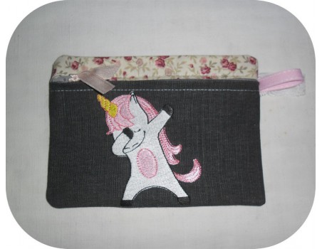 Motif de broderie machine  dab licorne