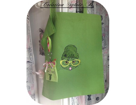 machine embroidery design  owl key holder  ITH