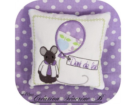 Motif de broderie machine souris dent de lait