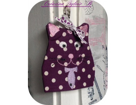 Motif de broderie machine porte clé  chat  ITH