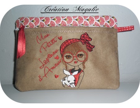 Motif de broderie machine fillette avec son lapin