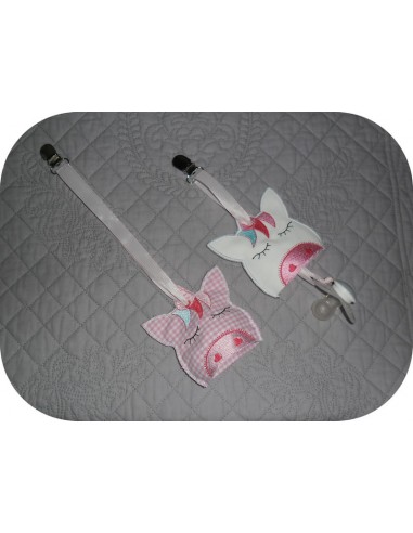 Motif de broderie machine attache tétine ou porte clé licorne    ITH