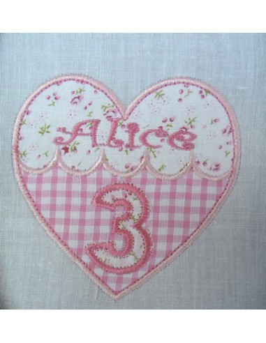 Motif de broderie coeur personnalisable