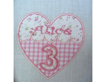 Motif de broderie coeur personnalisable