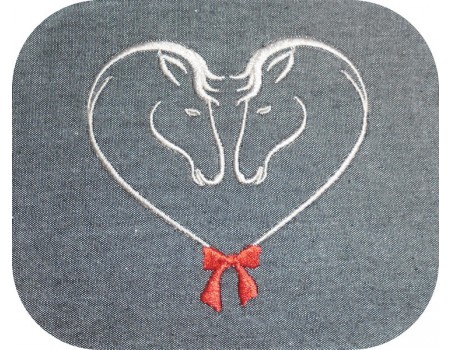 Motif de broderie machine  chevaux coeur