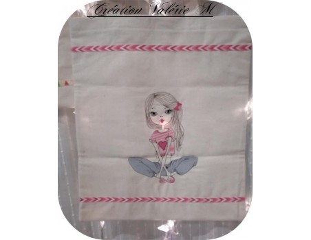 Motif de broderie machine fillette yoga