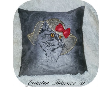 Motif de broderie machine chatte au chapeau