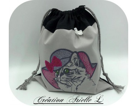 Motif de broderie machine chatte au chapeau