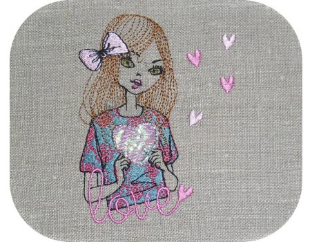 Motif de broderie machine petite fille coeur