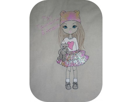 Motif de broderie machine petite fille nounours en mylar