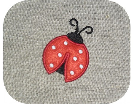 Motif de broderie machine coccinelle appliqué