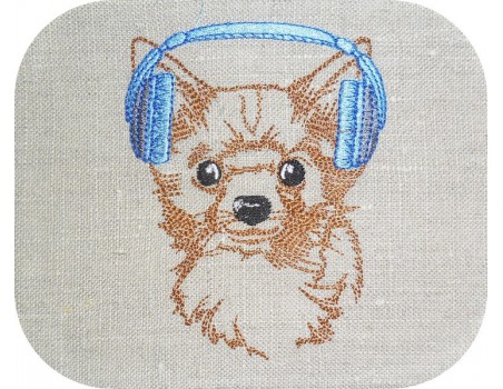 Motif de broderie machine spitz avec son casque