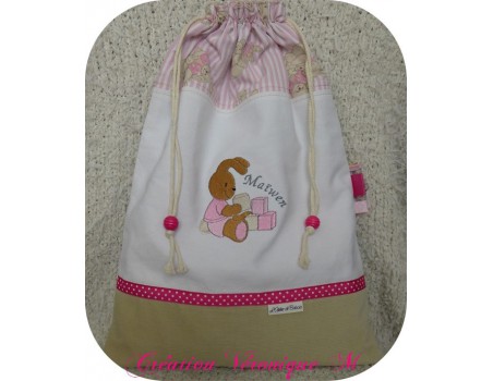 Motif de broderie machine lapin aux cubes