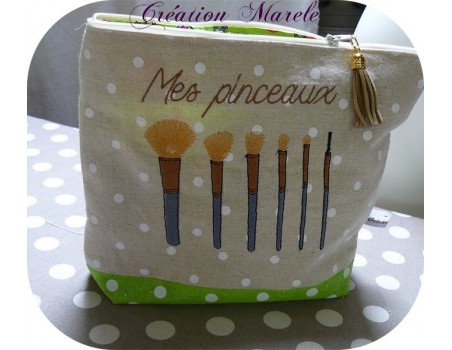 Motif de broderie machine pinceaux maquillage