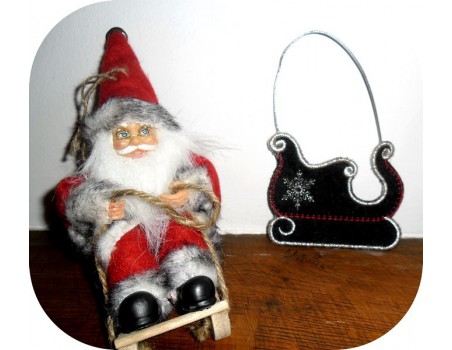 Instant download machine embroidery design Santa's sleigh