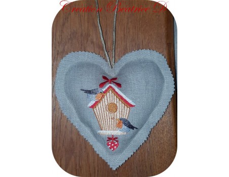 embroidery design christmas heart frame