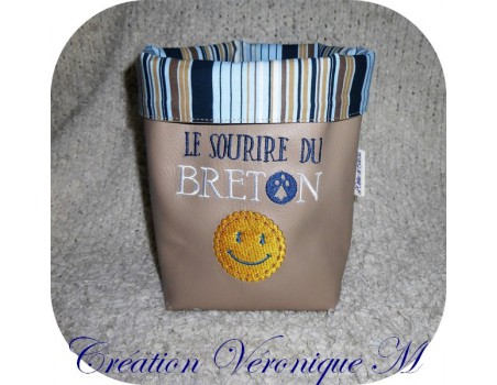 Motif de broderie machine le sourire du breton