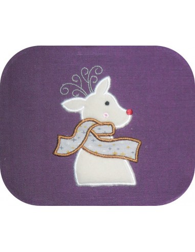 embroidery design Christmas deer with its garland