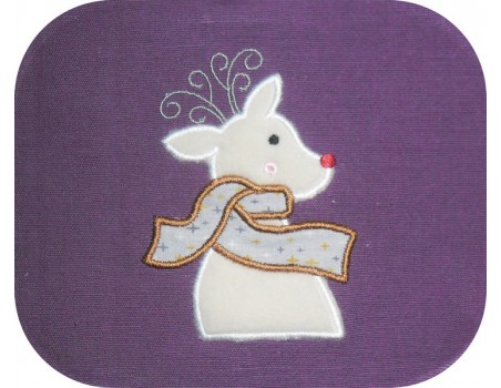 embroidery design Christmas deer with its garland