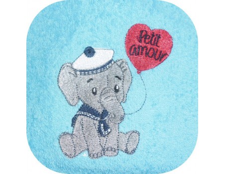 Motif de broderie machine  éléphant marin avec son ballon