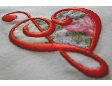 motif de broderie coeur musical