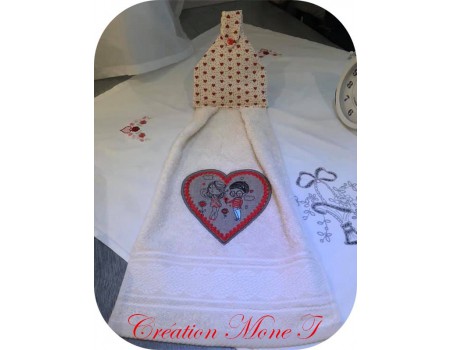 Motif de broderie machine coeur appliqué