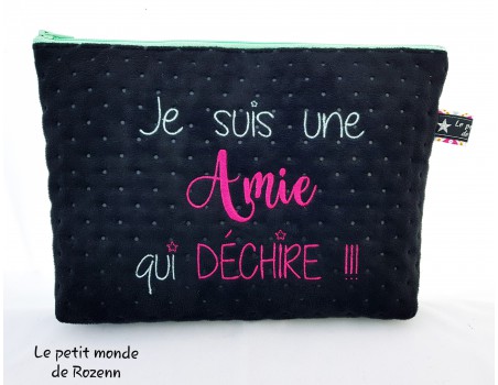 Motif de broderie  amie qui déchire