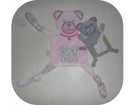 Motif de broderie machine doudou ourson  ITH