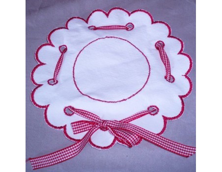 Motif de broderie  charlotte 3