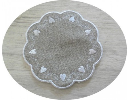 Motif de broderie dessous de verre coeur