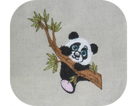 Motif de broderie machine panda sur une branche