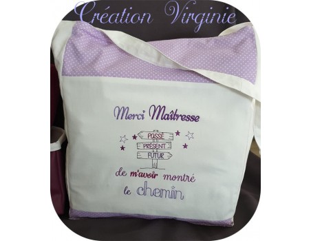 Motif de broderie texte  merci maîtresse