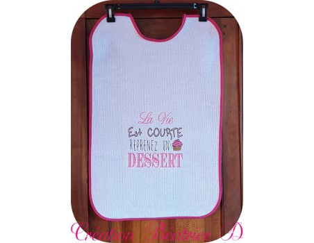 Motif de broderie machine texte humour la vie est courte