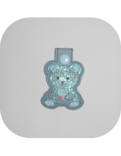 Motif de broderie machine porte clé ourson en mylar  ITH