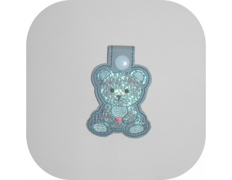 Motif de broderie machine porte clé ourson en mylar  ITH