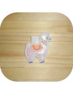 Motif de broderie machine porte clé lama en mylar  ITH