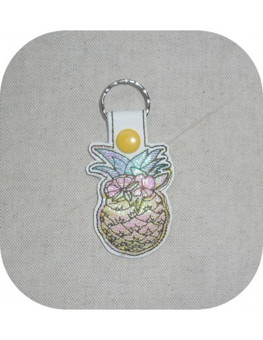 Motif de broderie machine porte clé ananas en mylar  ITH