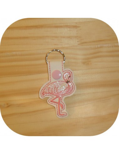 Motif de broderie machine porte clé flamant rose en mylar  ITH